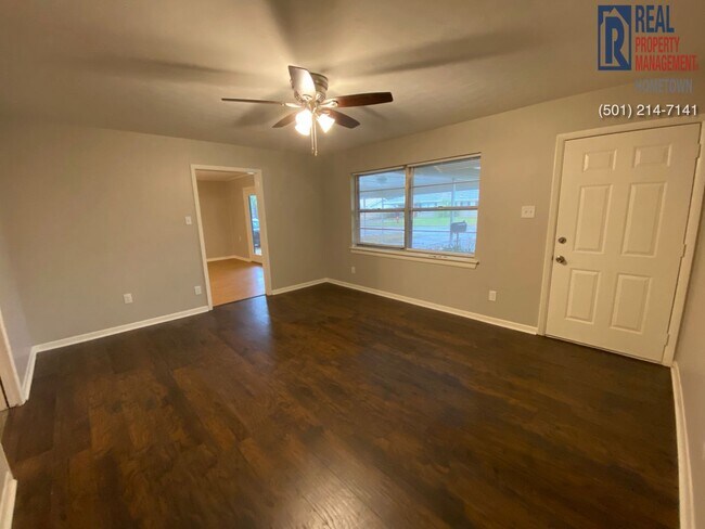 Building Photo - 913 Brewer-