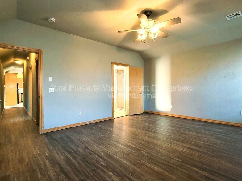 Building Photo - 4701 Castle Bay Cove