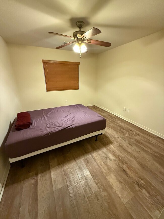 Building Photo - Beautifully Maintained 3-Bedroom Plus Offi...