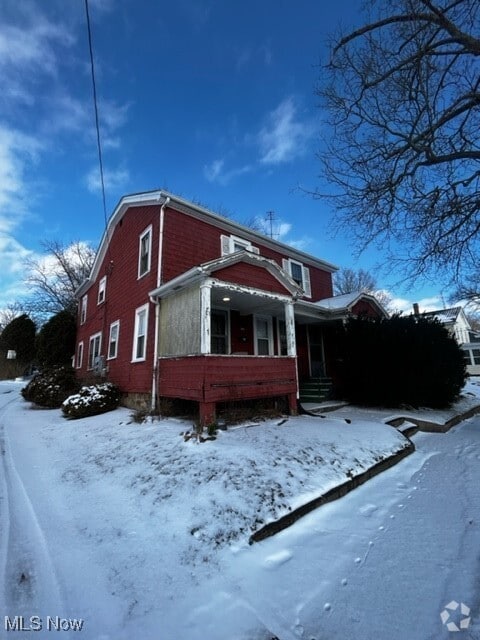 Building Photo - 746 E 3rd St