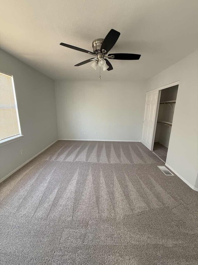 Building Photo - Come see this cute 2B House in a great location