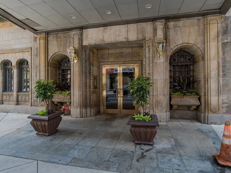 Building Photo - 1512 Spruce St