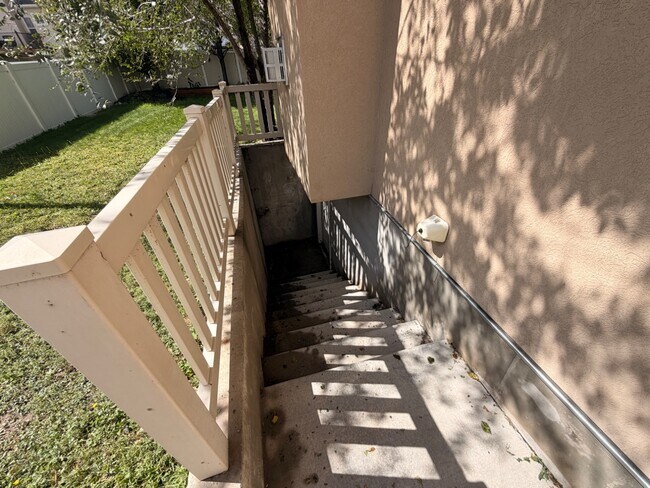 Building Photo - 4077 S Clipper St