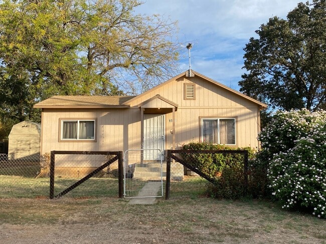 Building Photo - 1994 Esperanza Ave