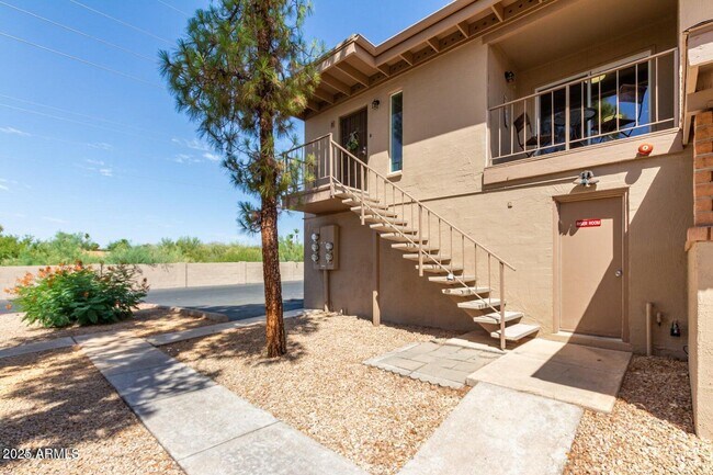 Building Photo - 14644 Yerba Buena Way