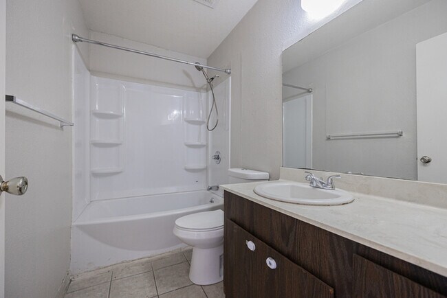 Building Photo - 3520 W Dunlap Ave