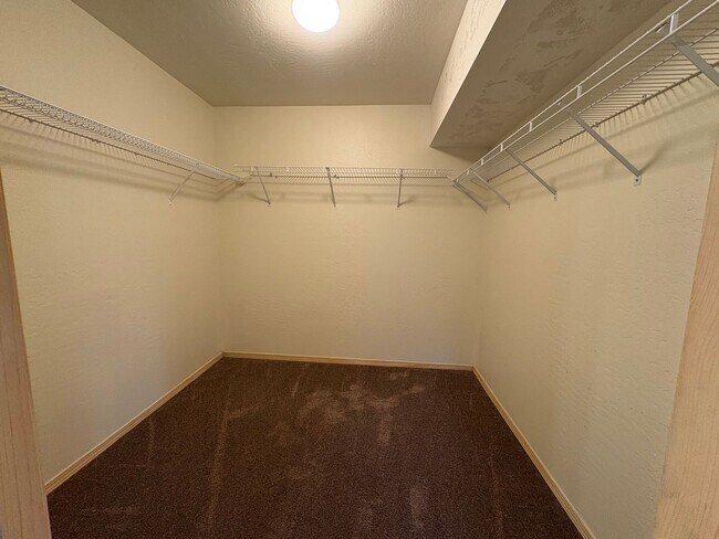 Building Photo - Gorgeous Flagstaff Rental