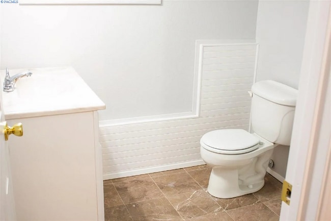 Building Photo - 1109 W 14th Ave