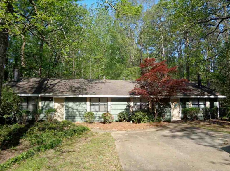 Exterior - 120 Wellington Ct