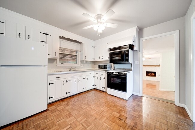 Building Photo - 106 Bluewater Dr
