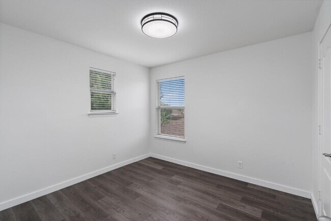 Building Photo - 410 Tower Dr