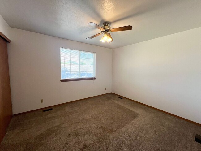 Building Photo - Wood Court Apartments