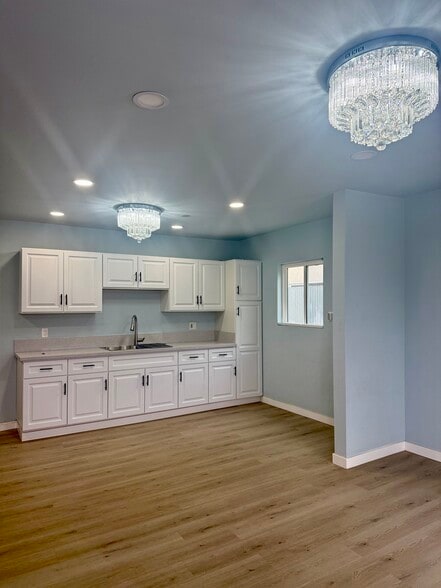 Building Photo - 6006 S Wilton Pl