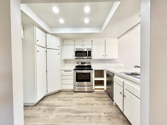 Building Photo - 3604 Ketch Ave
