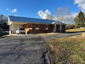 Building Photo - Brick Ranch