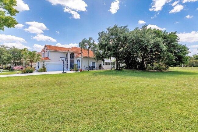 Building Photo - 10974 N Danbury Way