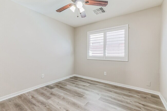 Building Photo - 33554 N Cobble Stone Dr