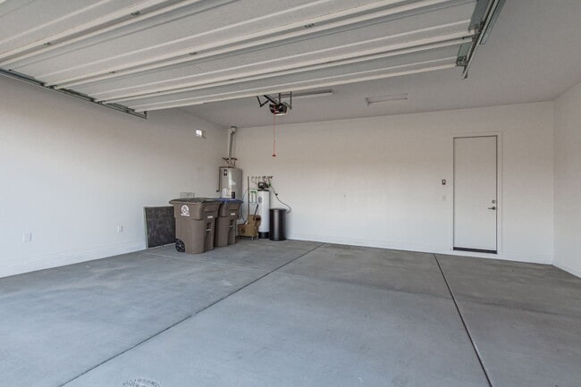 Building Photo - Luxury Rental in Queen Creek - Try Before You Buy