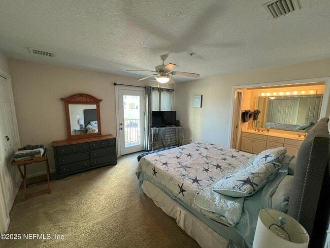 Building Photo - 1018 1st St S