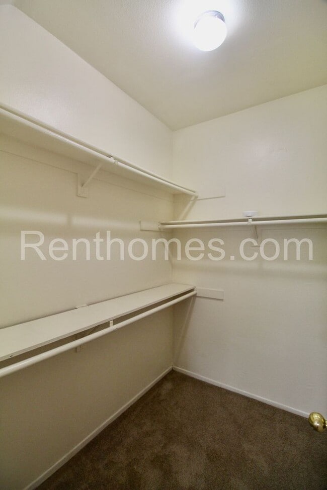 Building Photo - 510 Camino De La Reina