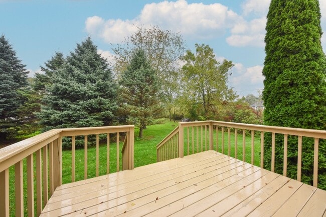 Building Photo - 1335 Jensen Ct