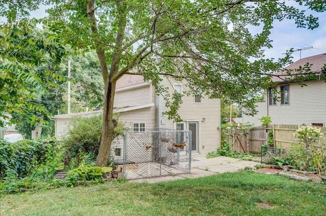 Building Photo - 4517 Field Ave