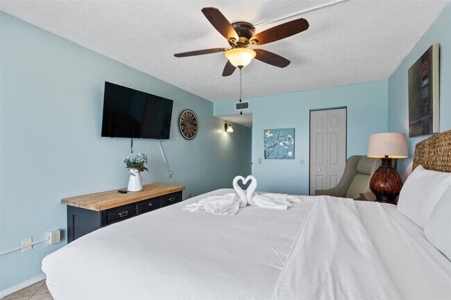 Building Photo - 8743 Thomas Dr