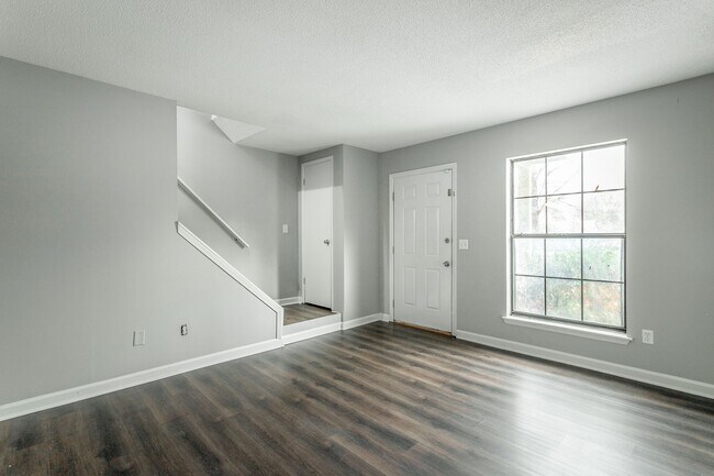 Building Photo - 1109 McBrien Rd