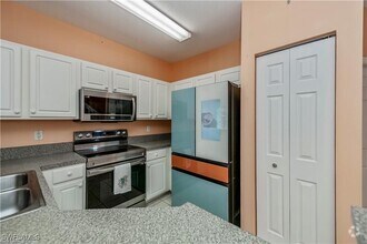 Building Photo - 8137 Pacific Beach Dr