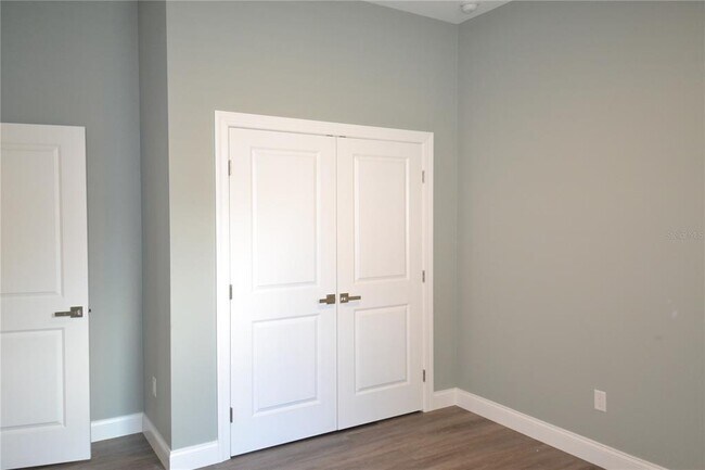 Building Photo - 281 Diogenes St
