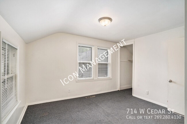 Building Photo - 714 W Cedar St