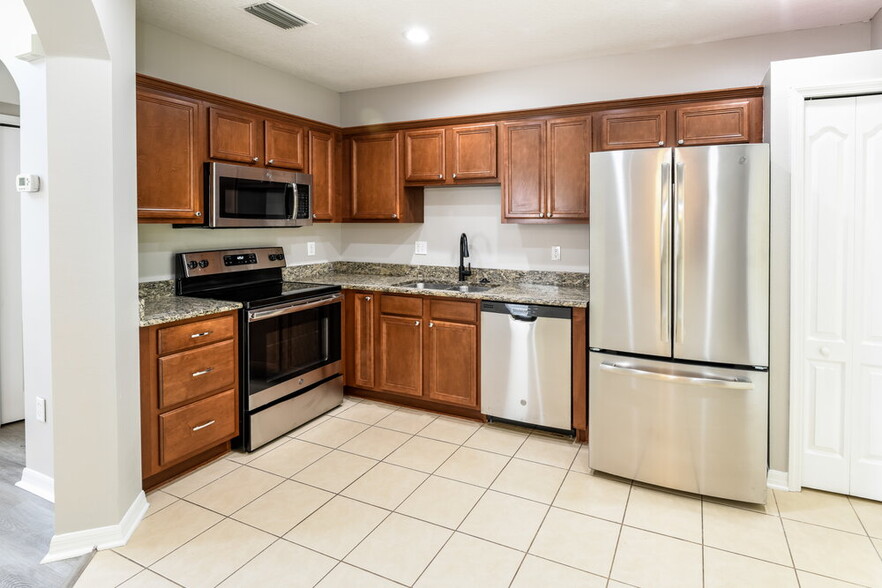 Building Photo - 18409 Kentisbury Ct