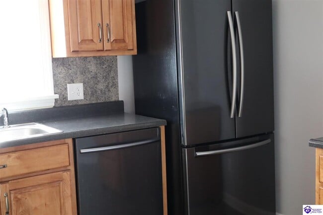 Building Photo - 780 Highland Ave