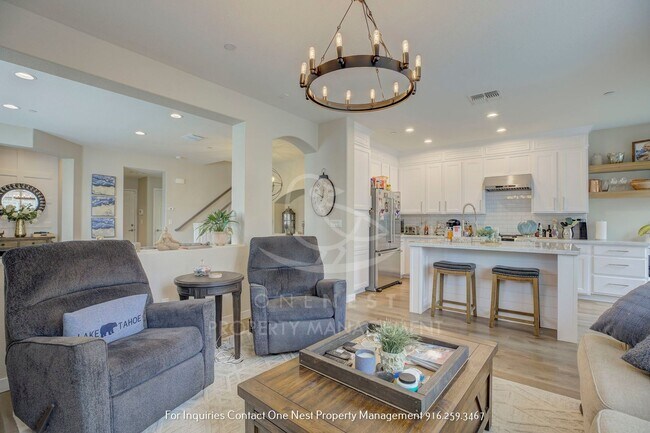 Building Photo - Upgraded Lincoln Crossing Oasis | Walking distance to MANY ammenities