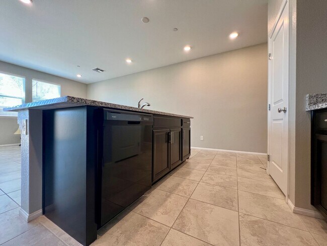 Building Photo - Modern 2-Bedroom Townhome Near Allegiant S...