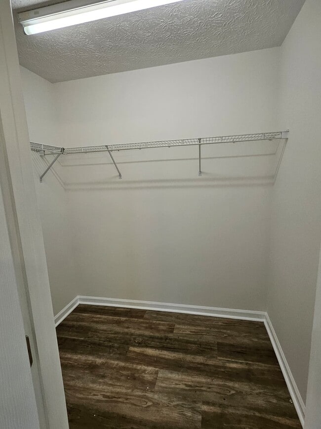 Building Photo - 379 Forest Park Dr