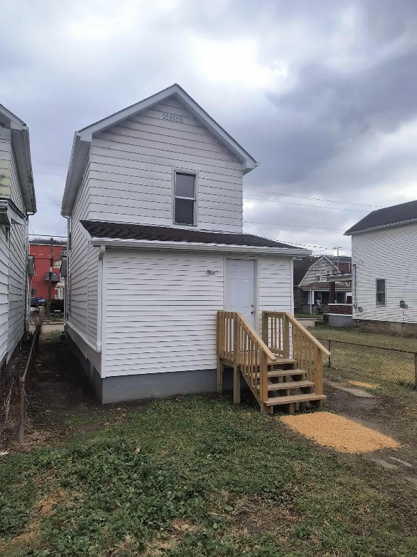 Building Photo - 2231 Charles St