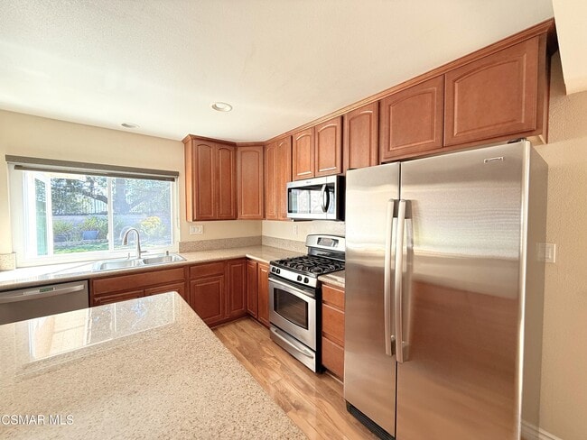 Building Photo - 850 Rim Crest Dr