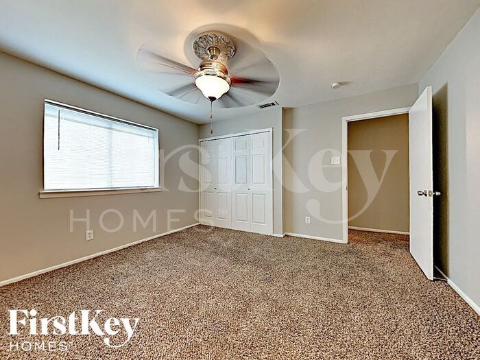 Building Photo - 4639 Nettleton Dr