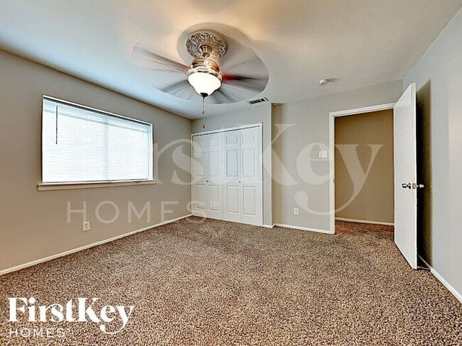 Building Photo - 4639 Nettleton Dr