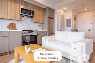 Building Photo - 2230 Cropsey Ave