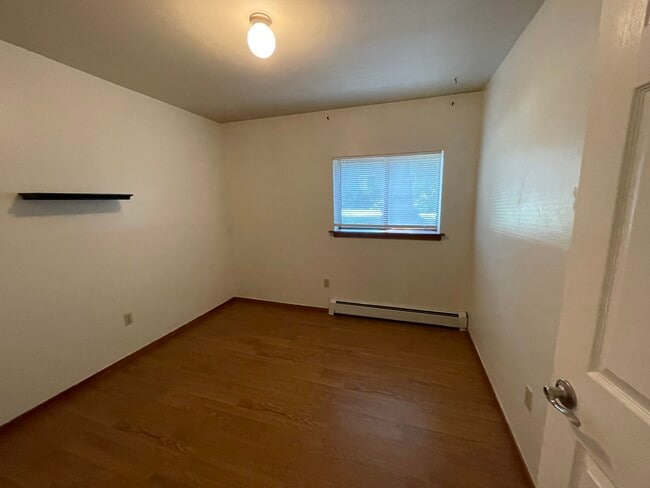 Building Photo - 2800 Kalmia Ave