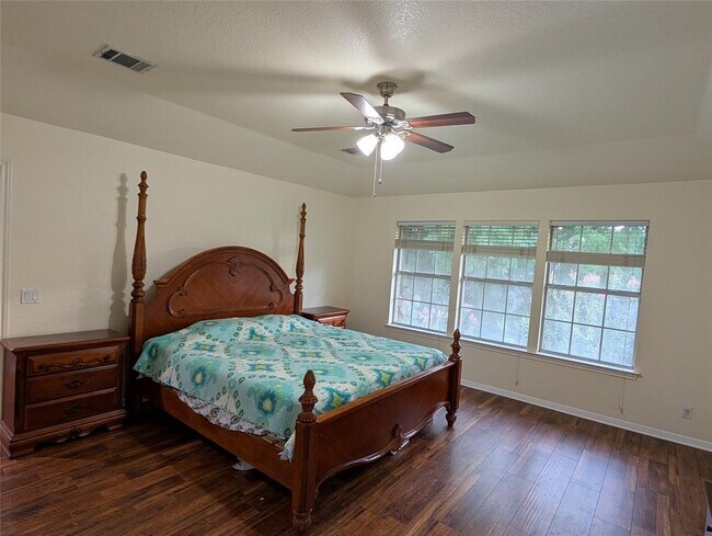 Building Photo - 9910 Jasmine Creek Dr