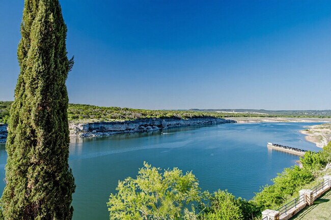 Building Photo - 3404 American Dr