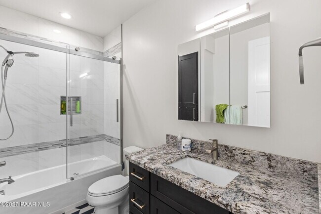 Building Photo - 1020 Sunrise Blvd