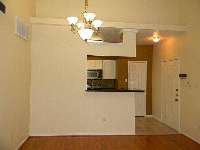 Building Photo - 1330 Old Spanish Trl