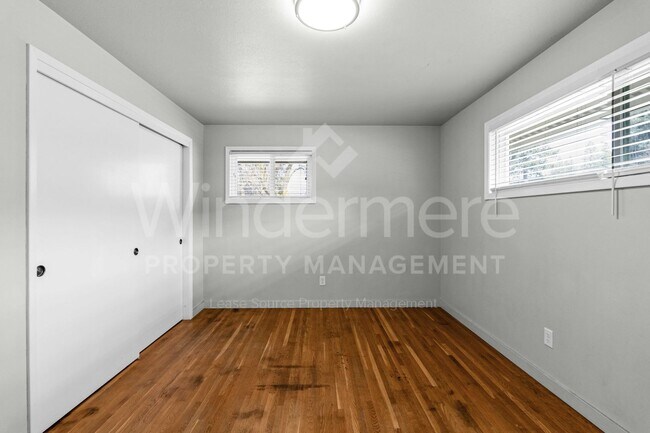 Building Photo - 1402 S Jefferson St