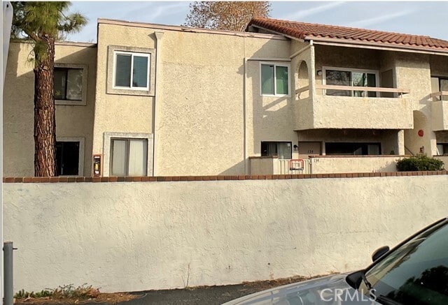 Building Photo - 25019 Peachland Ave