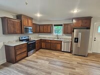 Building Photo - Oak Grove