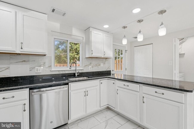 Building Photo - 3364 Longbow Ct